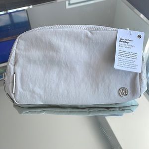 Lululemon Everywhere Belt Bag - Opal